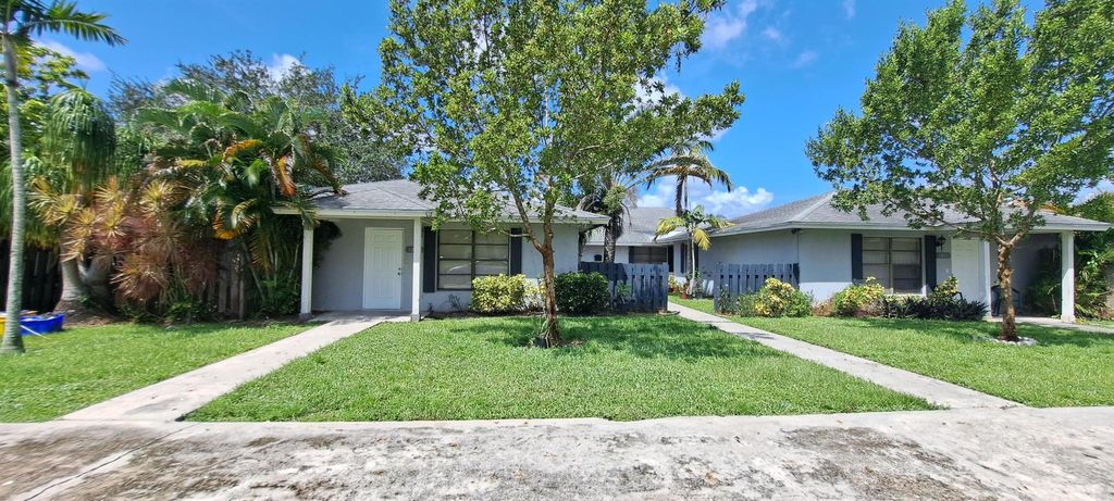 Photo of 1317 The 12th Fairway, Wellington, FL 33414 (MLS # R10906598)