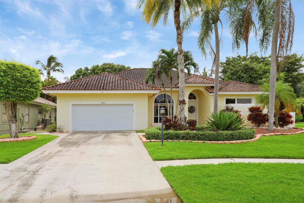 Photo of 9061 Cypress Hollow Drive, Palm Beach Gardens, FL 33418 (MLS # R10906131)