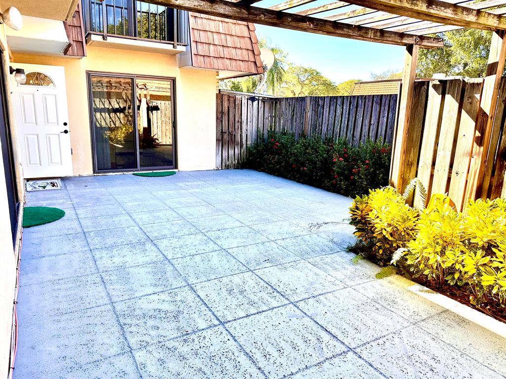 SHERWOOD LAKES - Residential