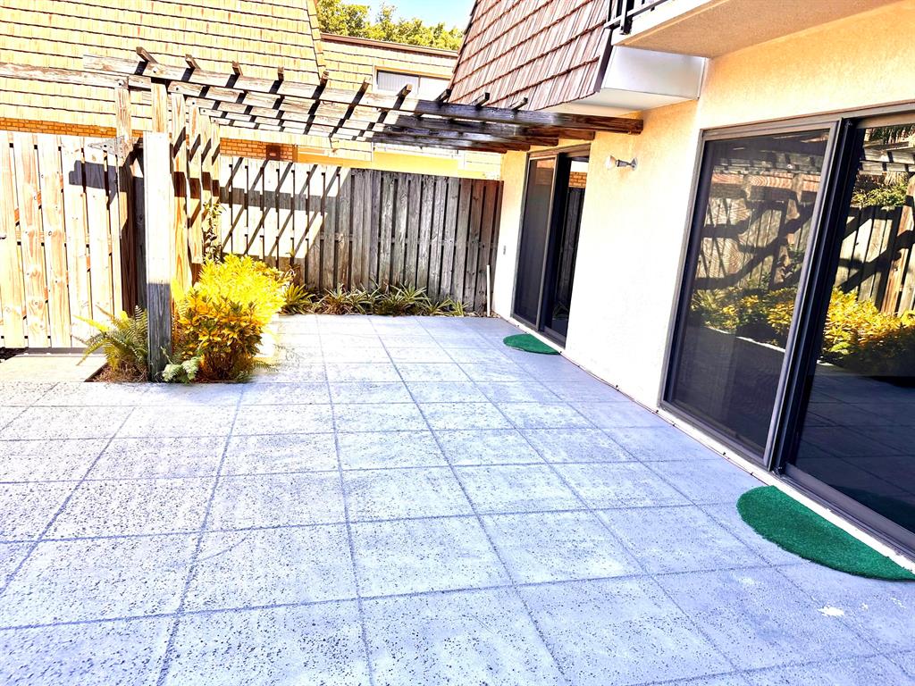 SHERWOOD LAKES - Residential