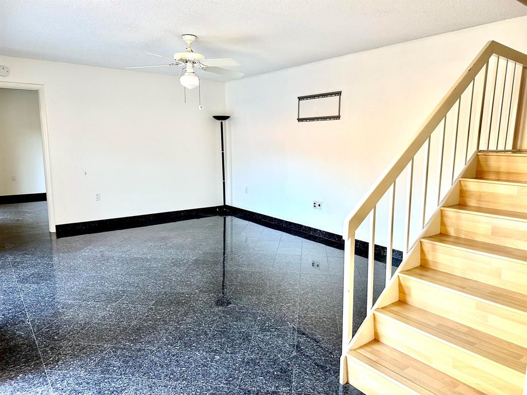 SHERWOOD LAKES - Residential