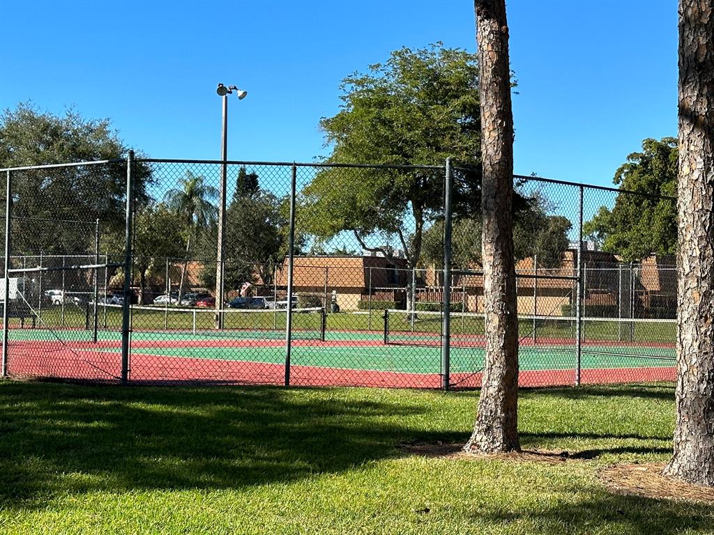 SHERWOOD LAKES - Residential