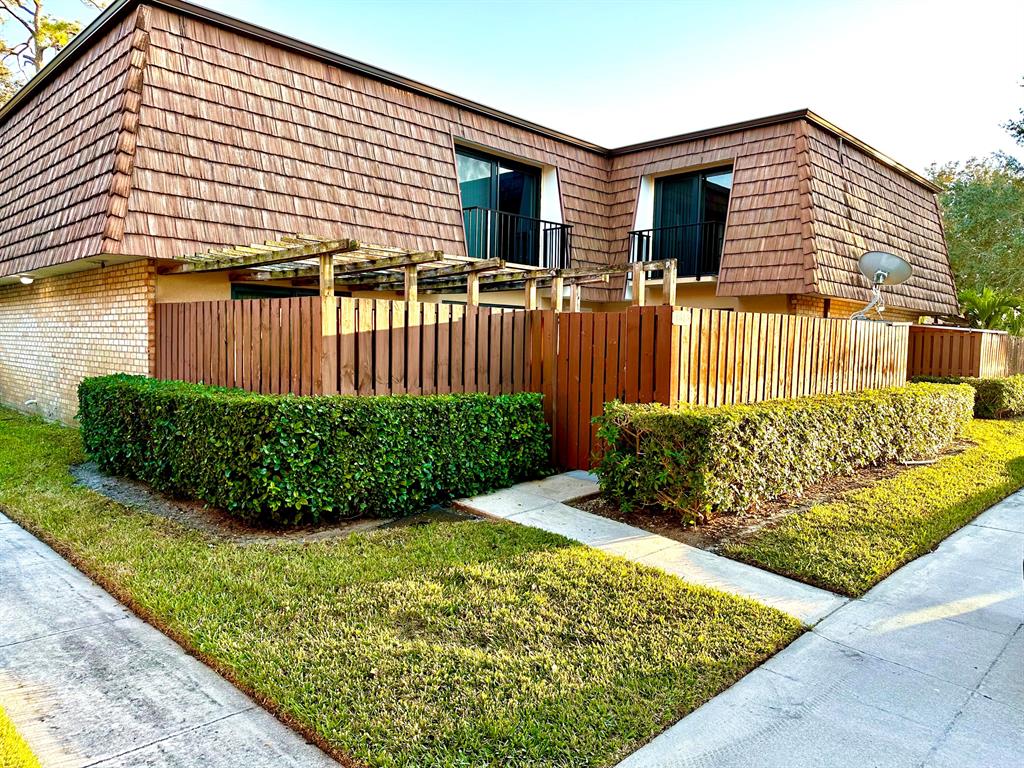 SHERWOOD LAKES - Residential