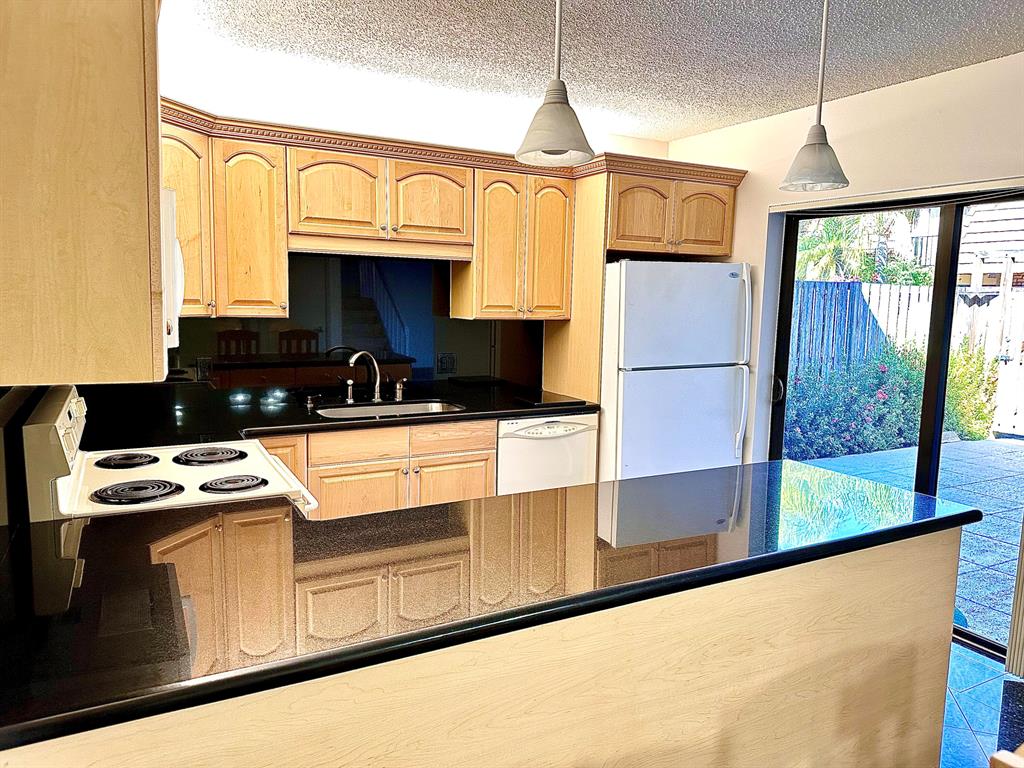 SHERWOOD LAKES - Residential