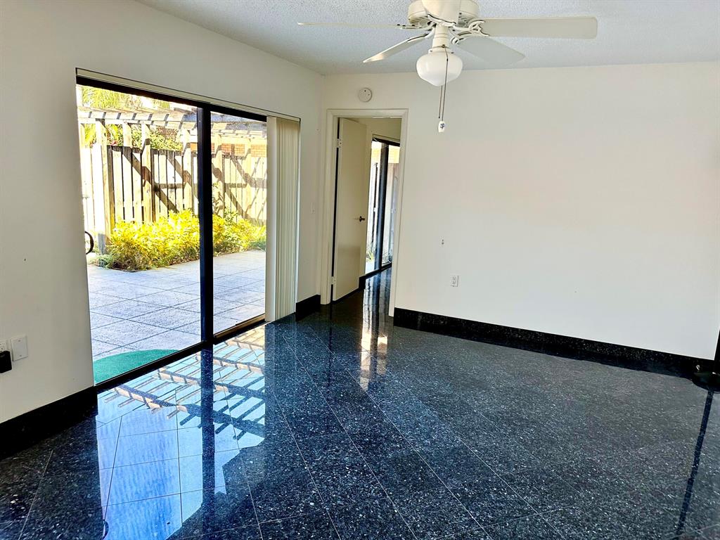 SHERWOOD LAKES - Residential