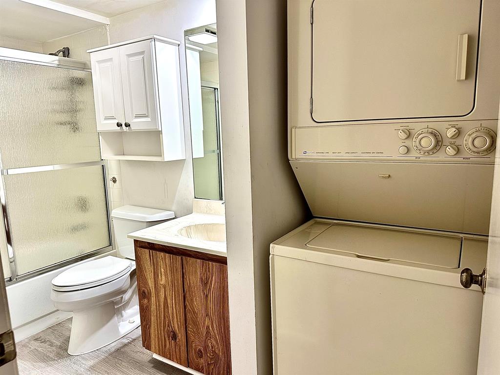 SHERWOOD LAKES - Residential