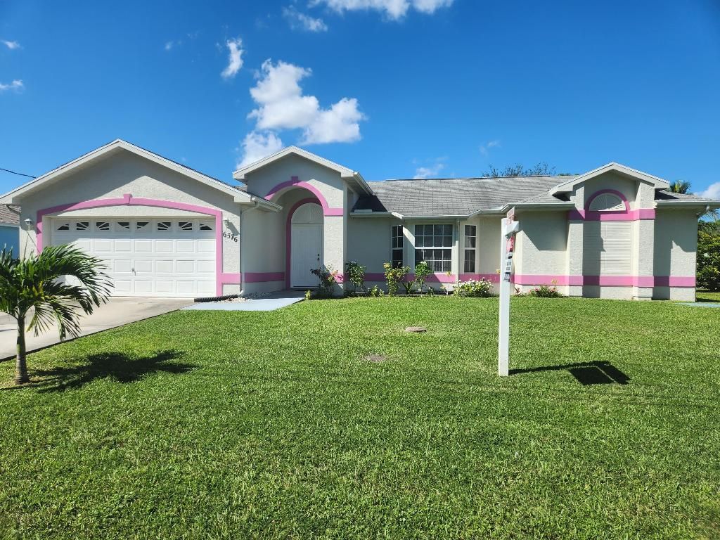 Photo of 6576 NW Chugwater Circle, Port Saint Lucie, FL 34983 (MLS # R10928810)