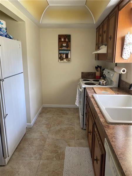 Pierpoint Yacht Club Cond - Residential Lease