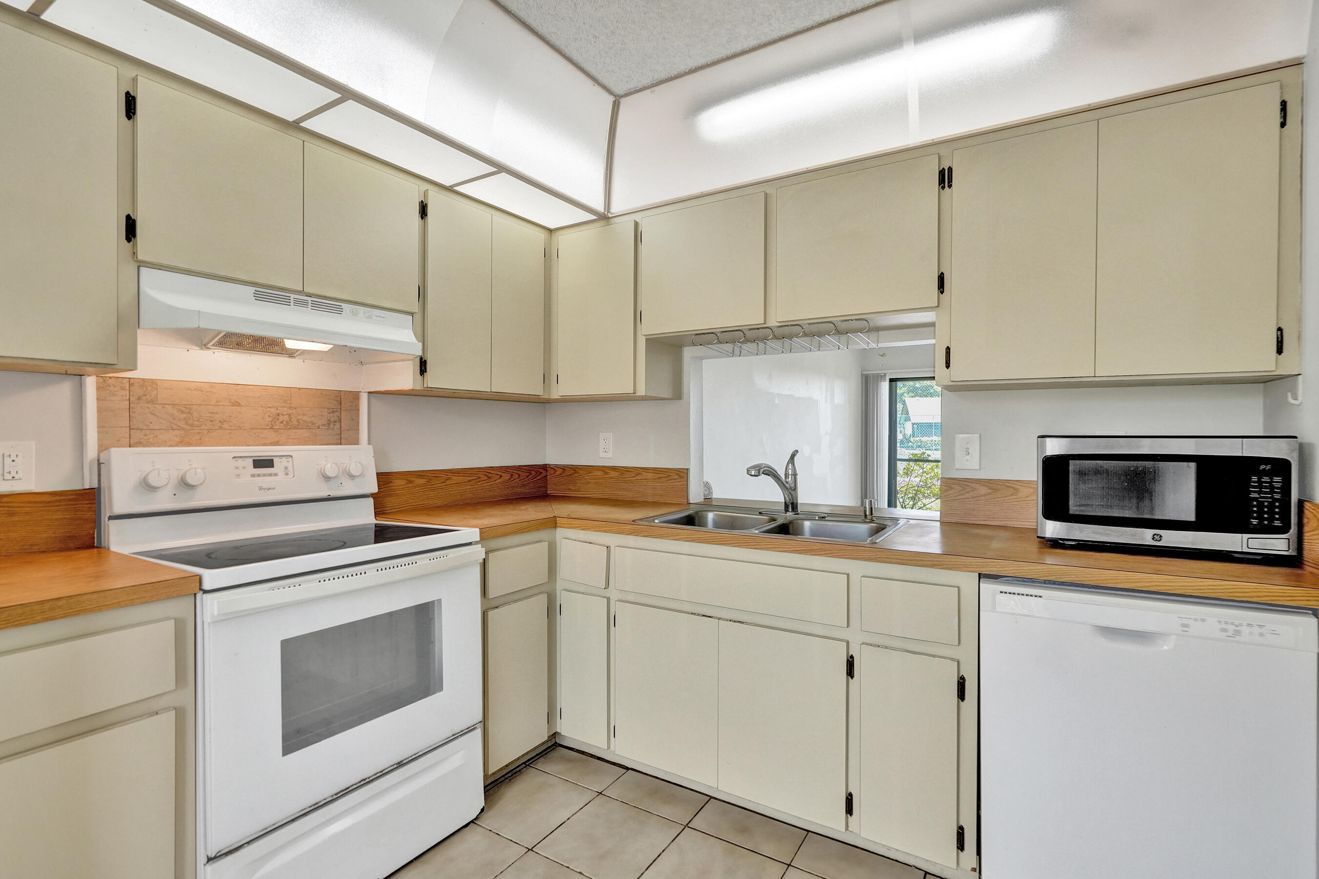 WOODLAKE ISLES - Residential