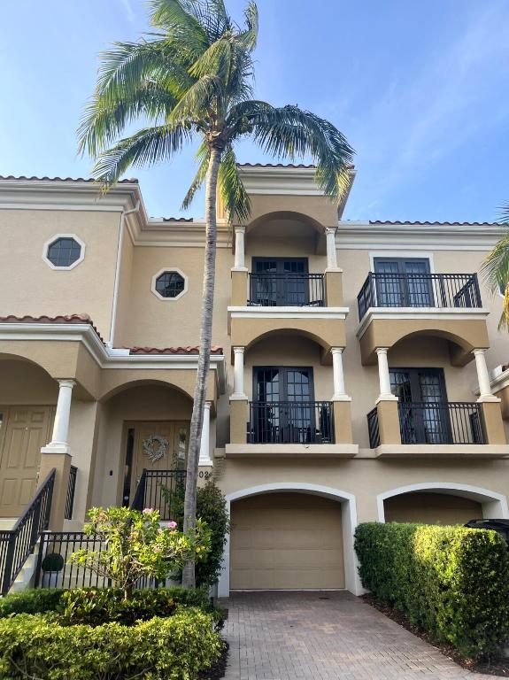 CASA DEL SOL OF TEQUESTA - Residential