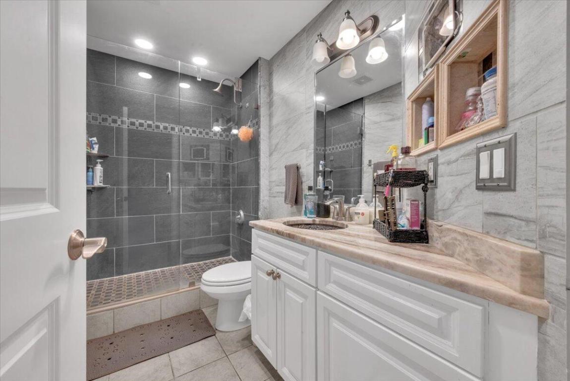 CASA DEL SOL OF TEQUESTA - Residential