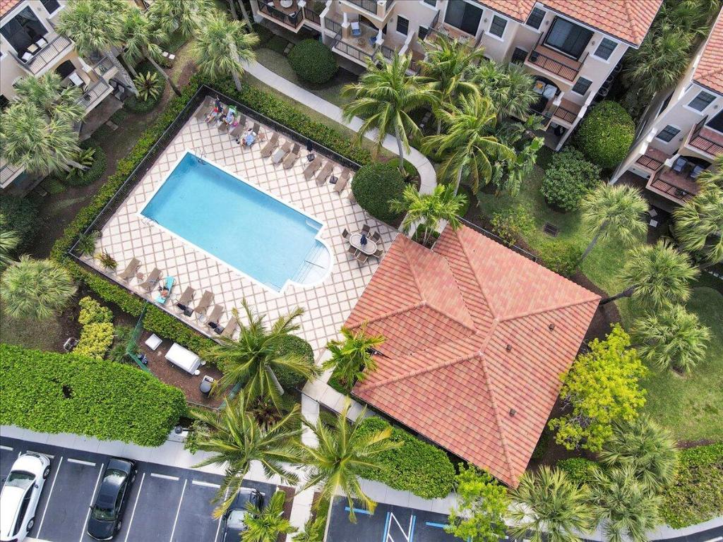 CASA DEL SOL OF TEQUESTA - Residential