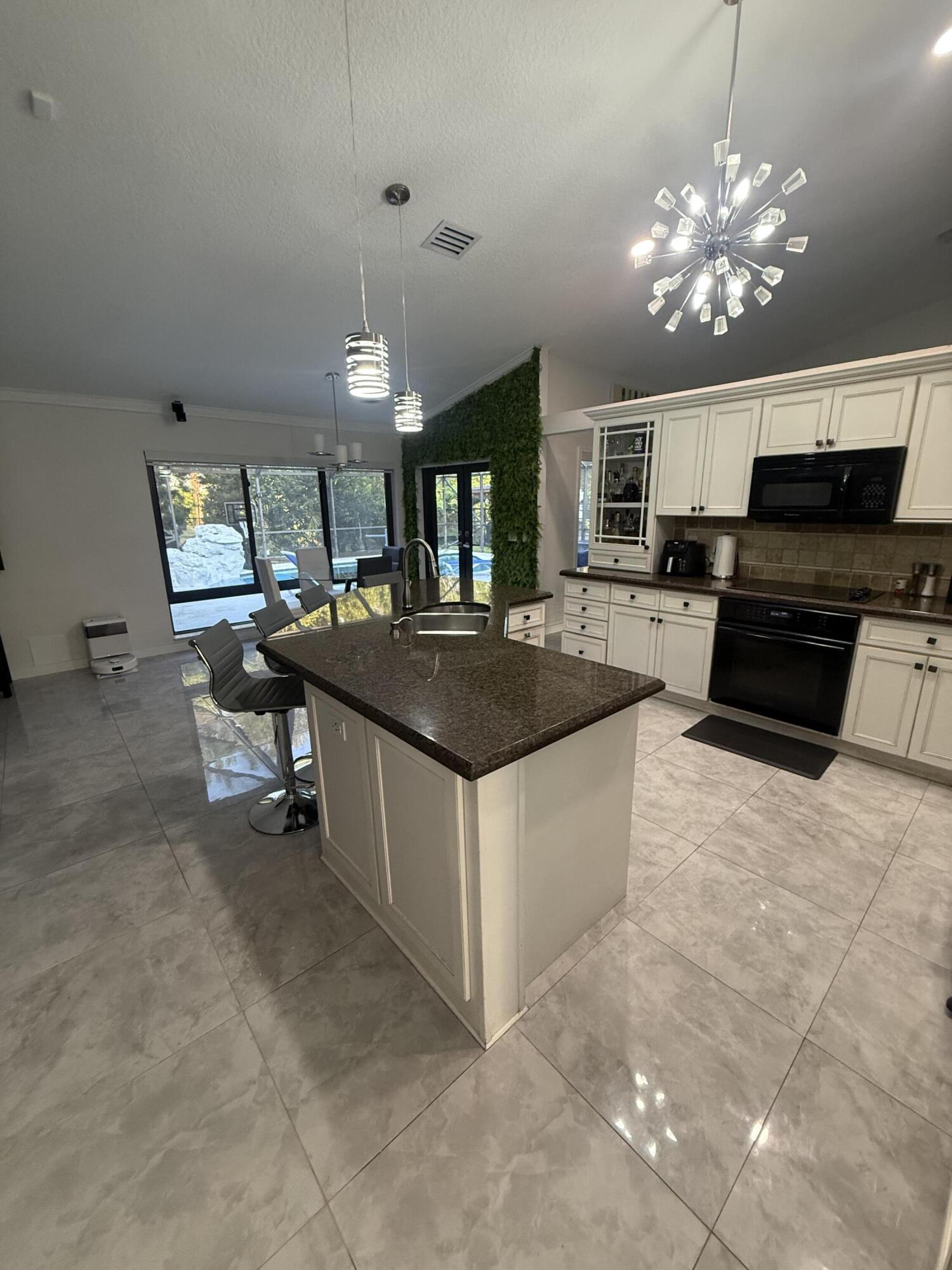 WOODSIDE ESTATES - Residential