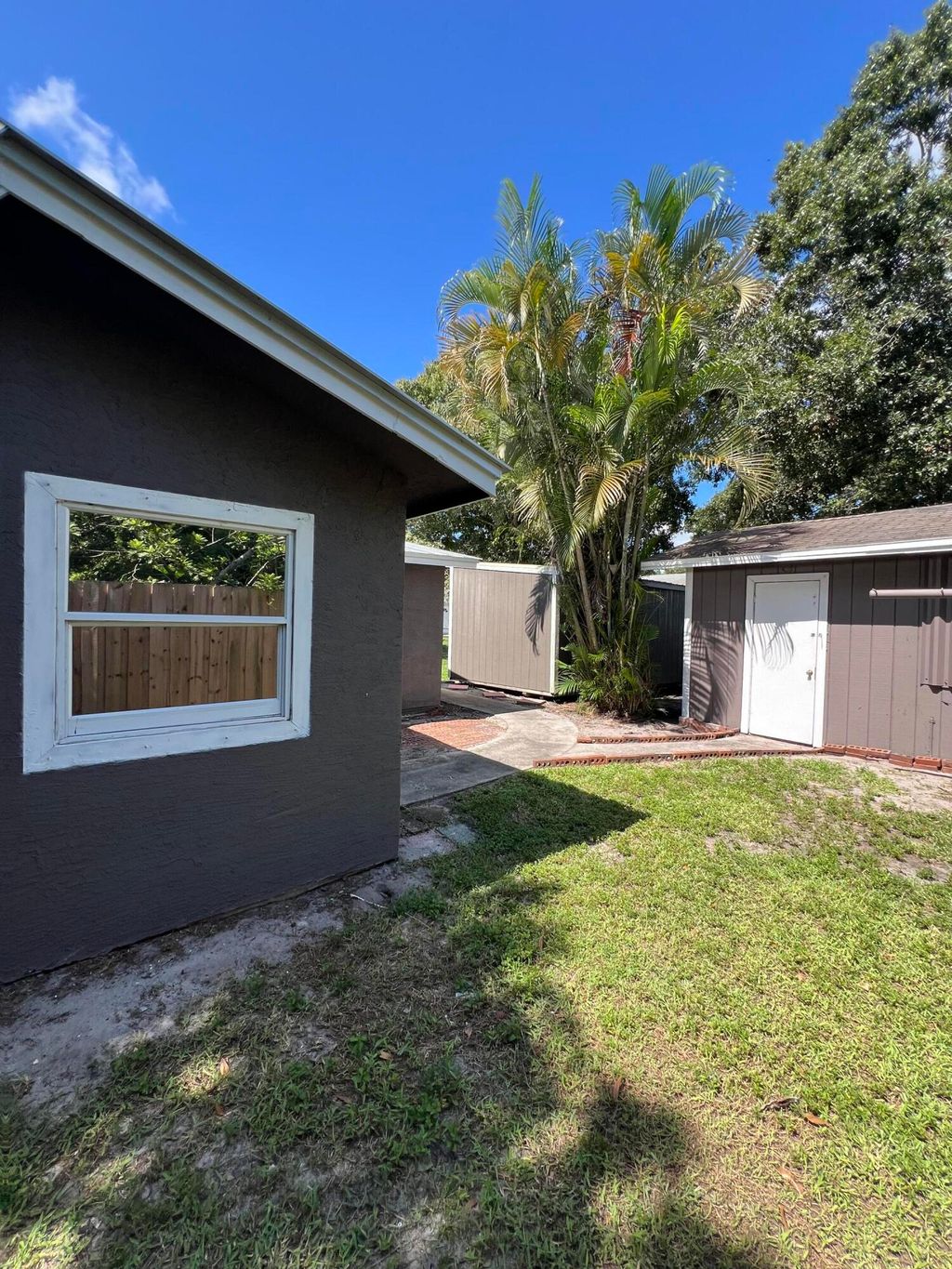 Photo of 1006 Apple Street, Fort Pierce, FL 34950 (MLS # R11023741)
