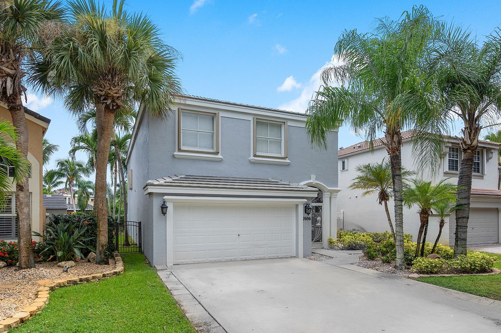 Photo of 7606 Oak Grove Circle, Lake Worth, FL 33467 (MLS # R10989421)