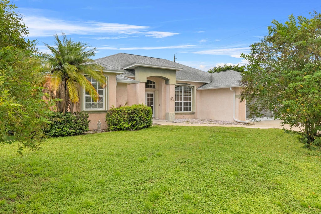 Photo of 6902 Cabana Lane, Fort Pierce, FL 34951 (MLS # R11024927)