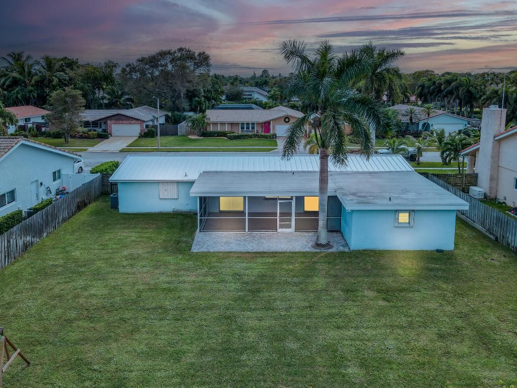 Photo of 1521 SW 14th Street, Boca Raton, FL 33486 (MLS # R10939185)