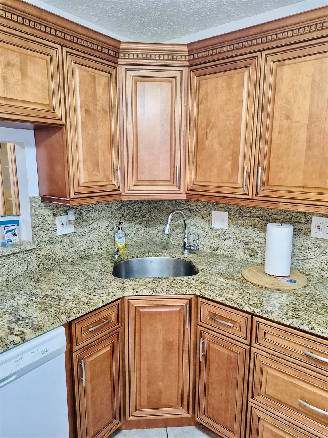 SAPPHIRE CONDO - Residential