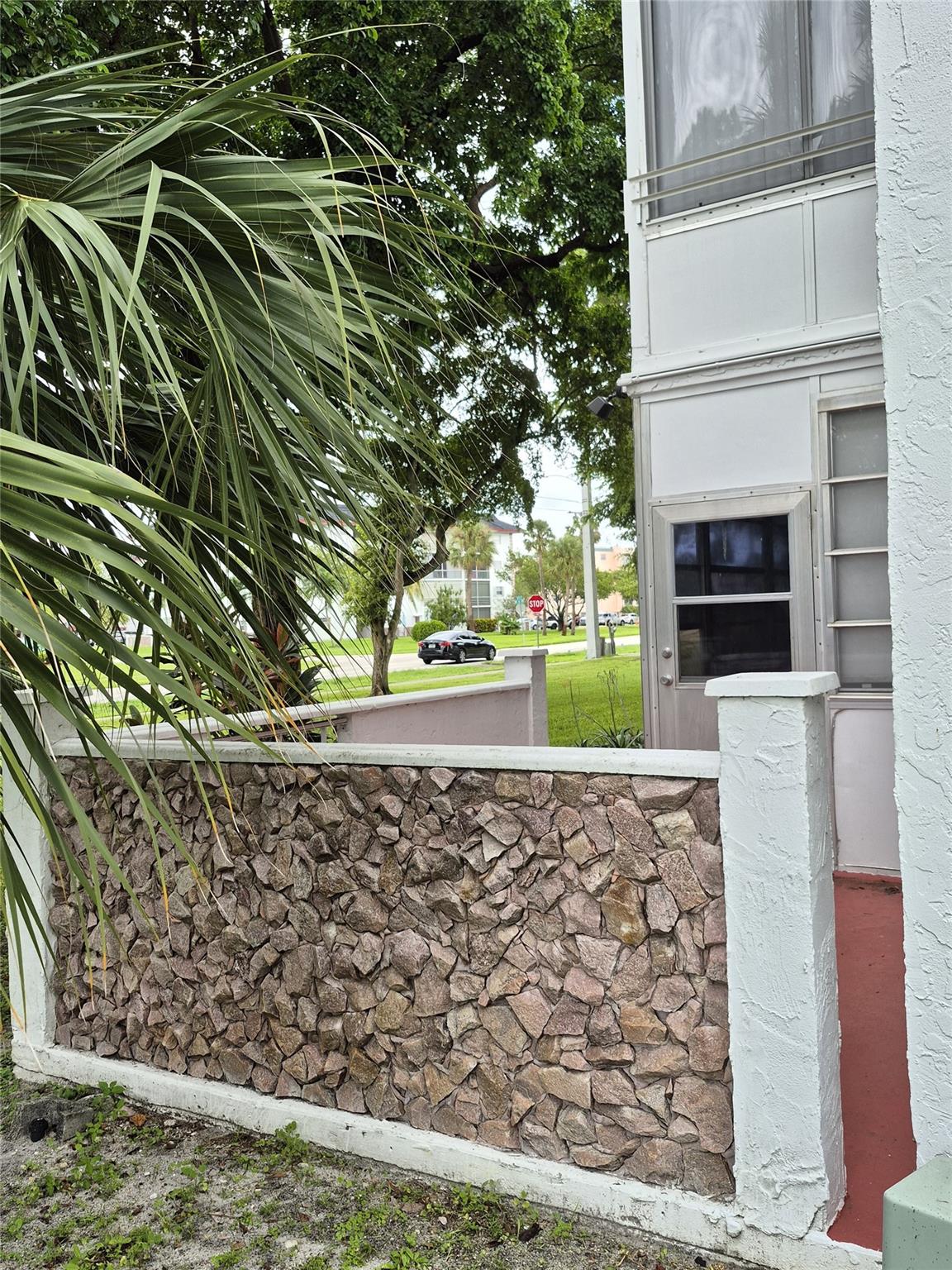 SAPPHIRE CONDO - Residential