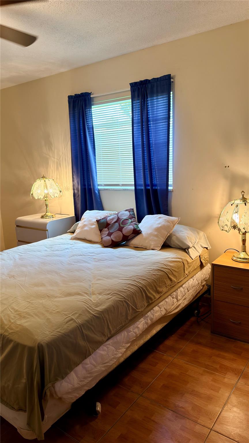 SAPPHIRE CONDO - Residential