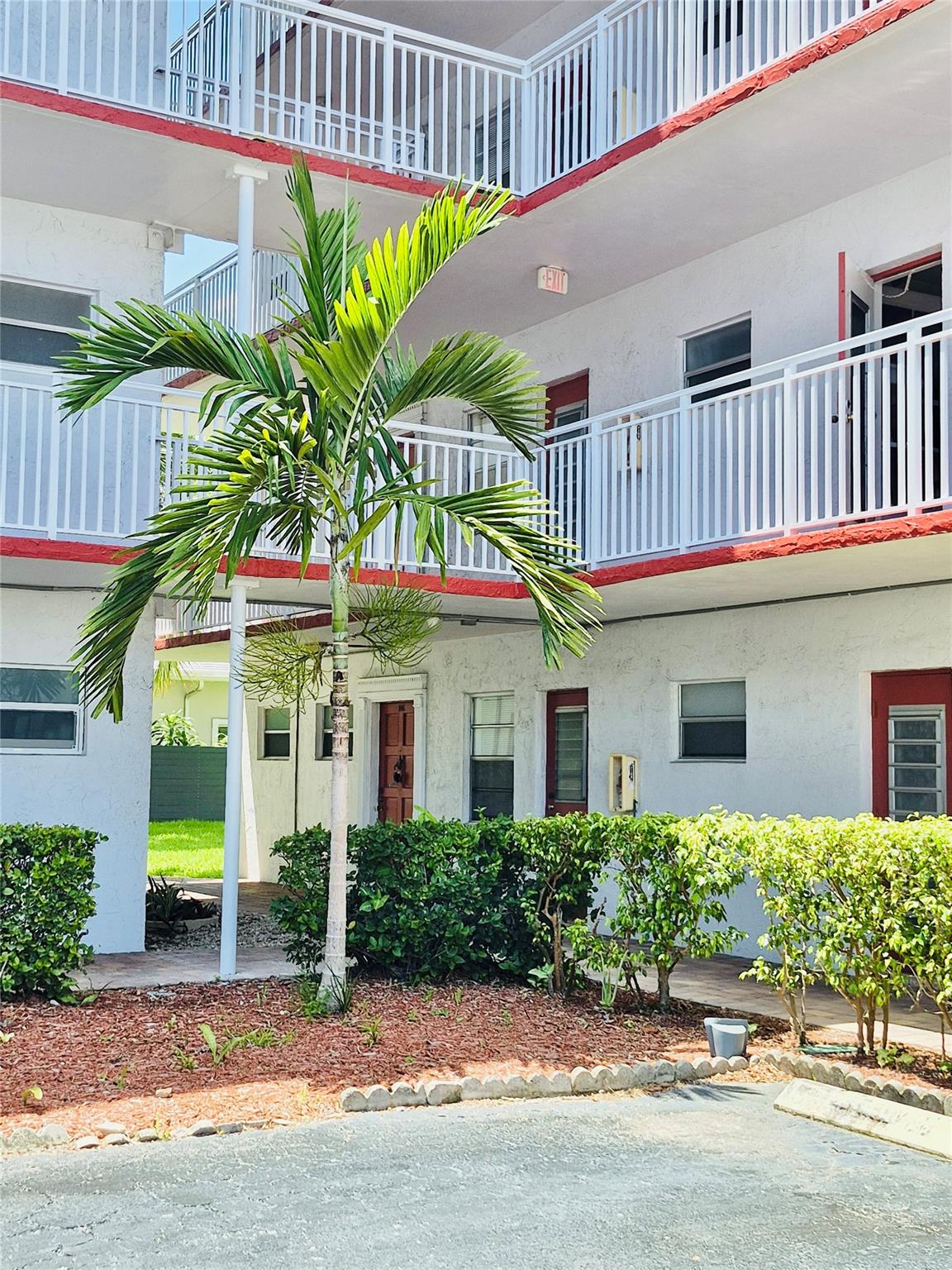 SAPPHIRE CONDO - Residential