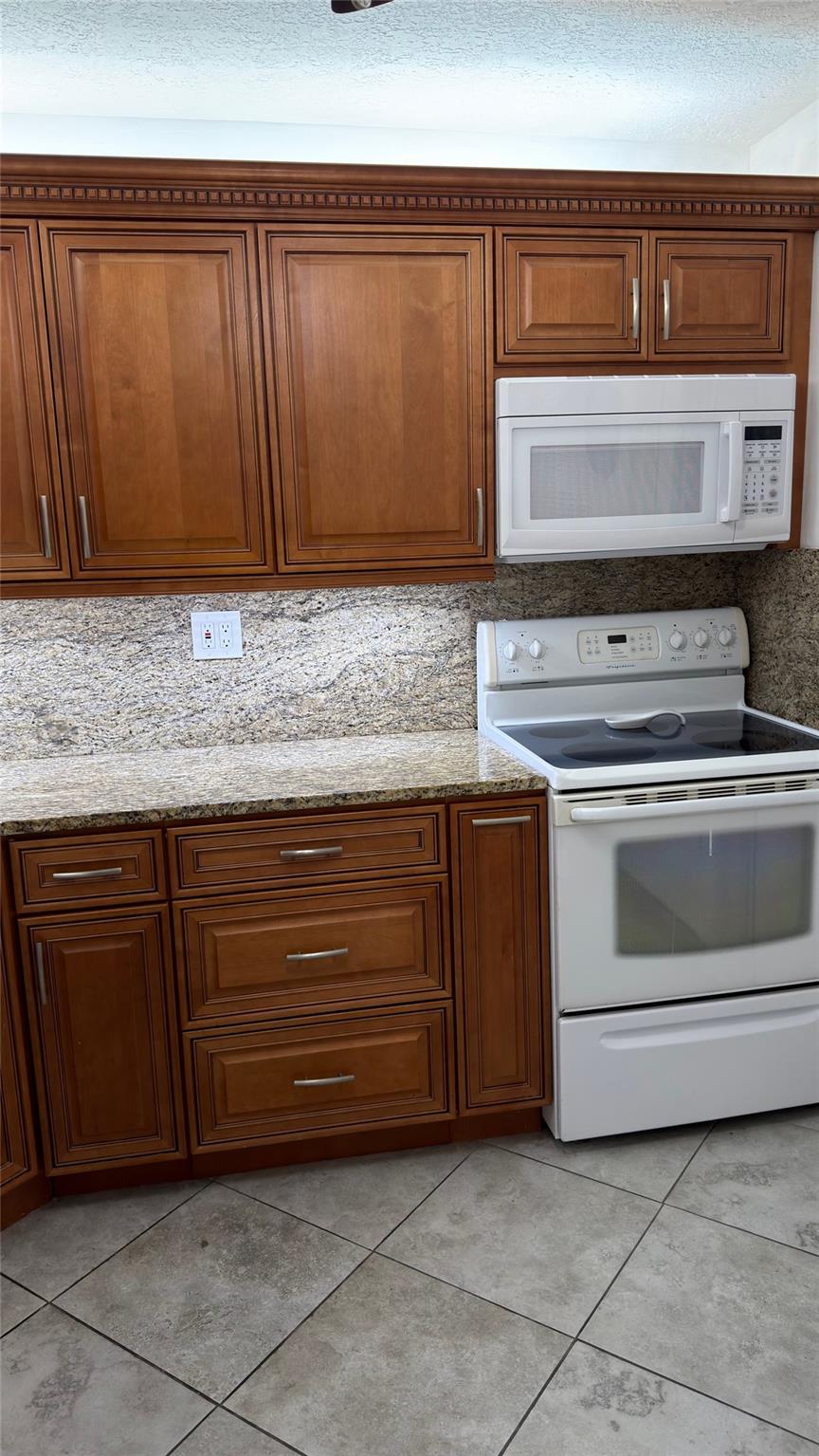 SAPPHIRE CONDO - Residential