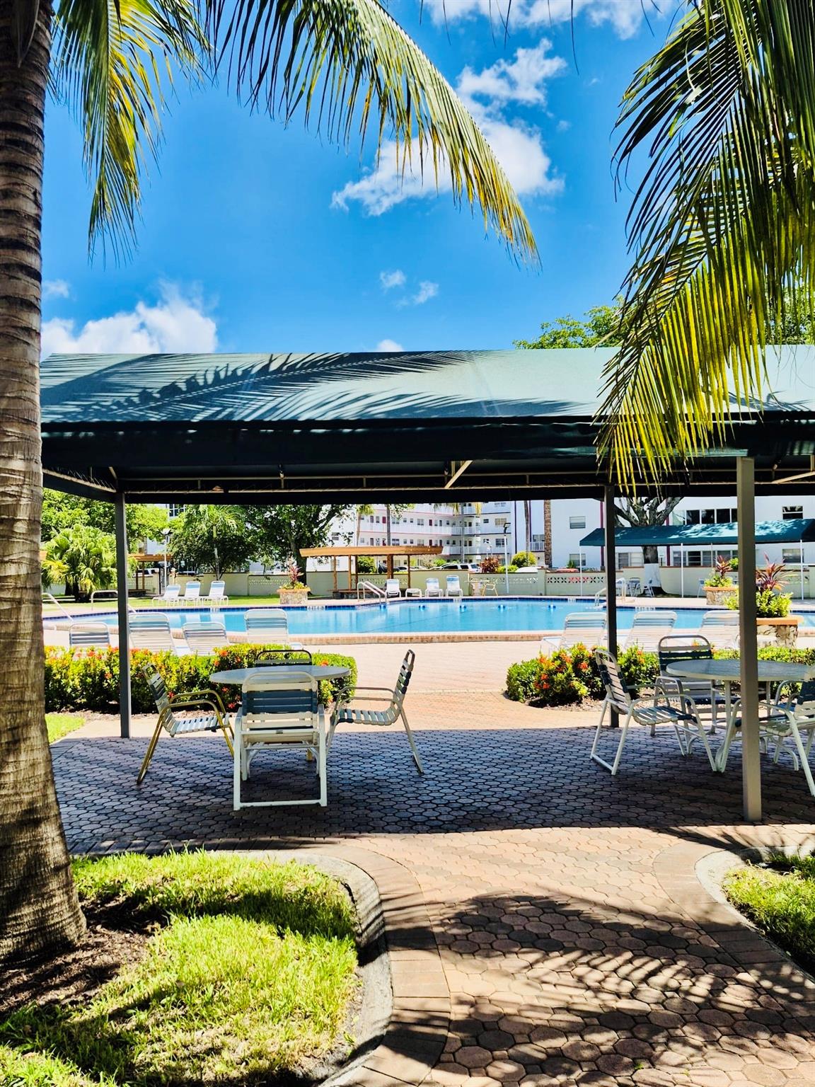 SAPPHIRE CONDO - Residential