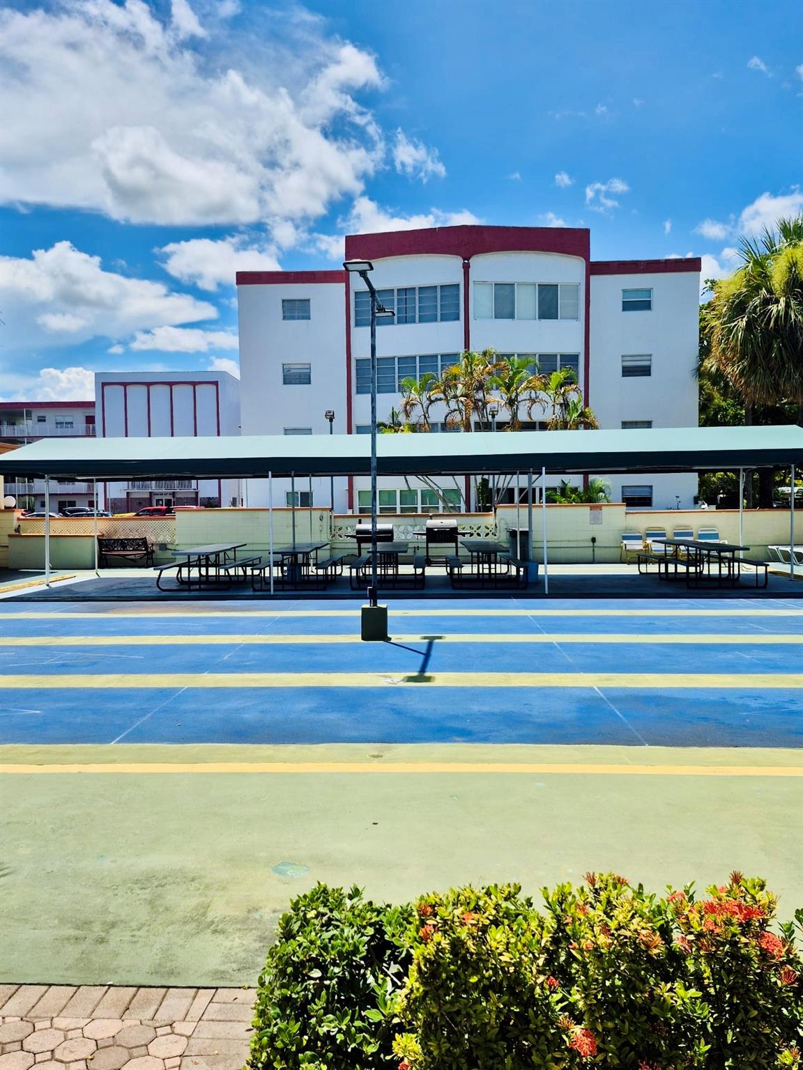 SAPPHIRE CONDO - Residential