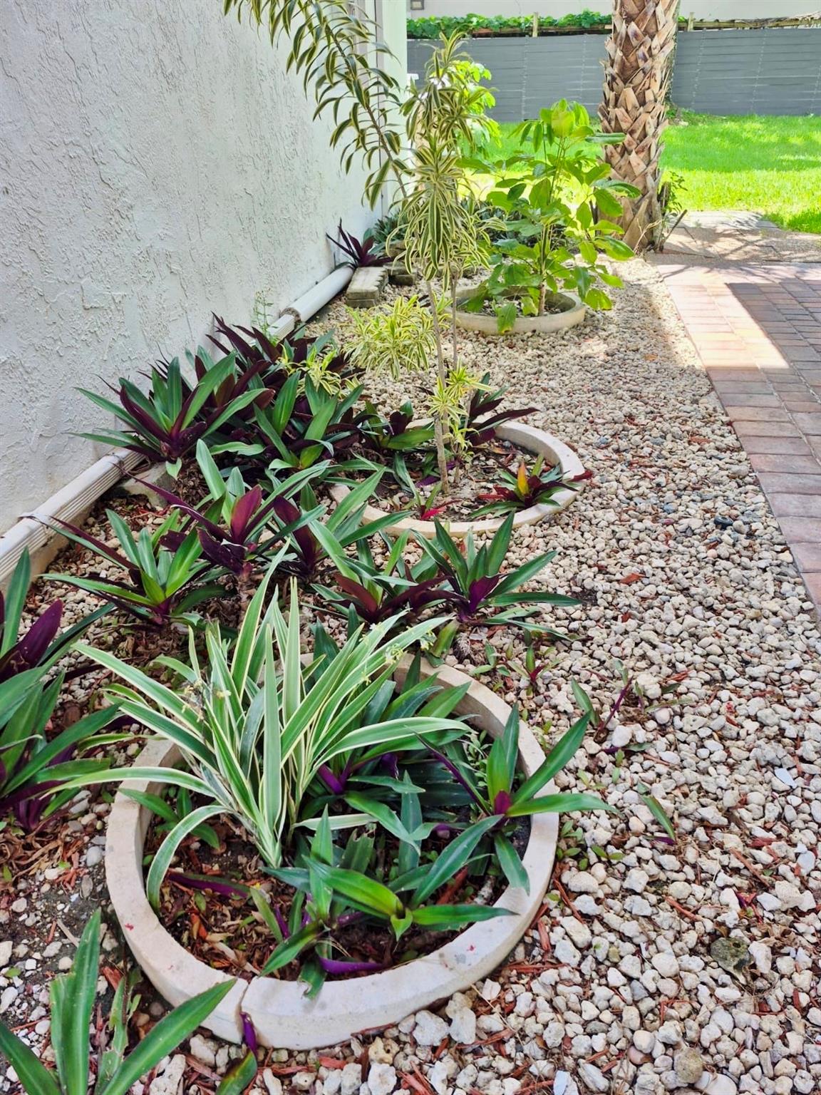 SAPPHIRE CONDO - Residential