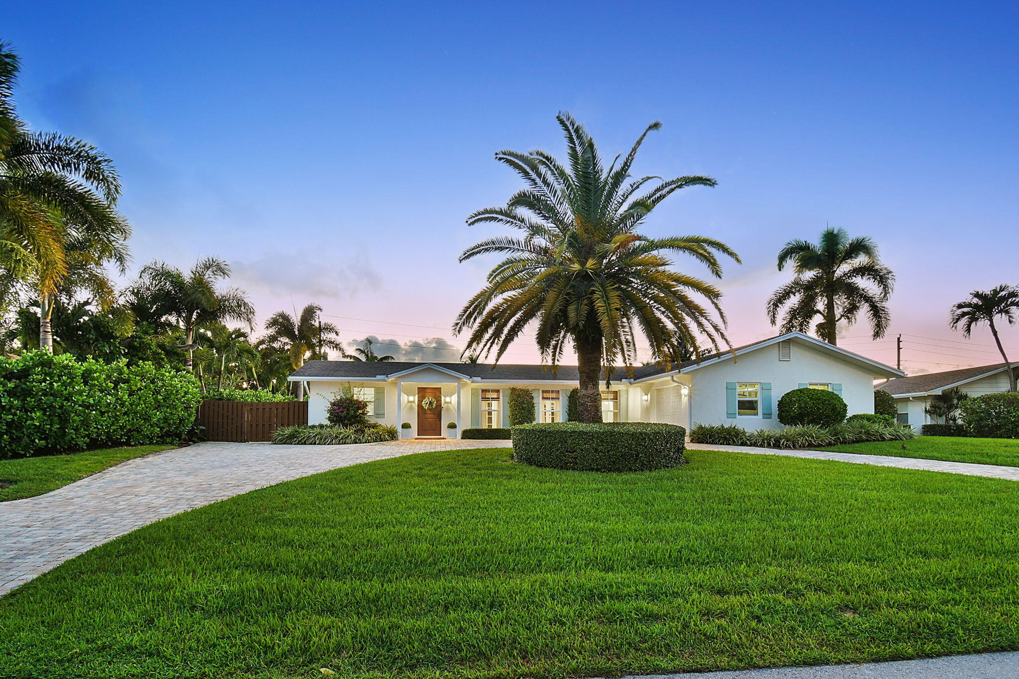 215 GOLFVIEW Drive