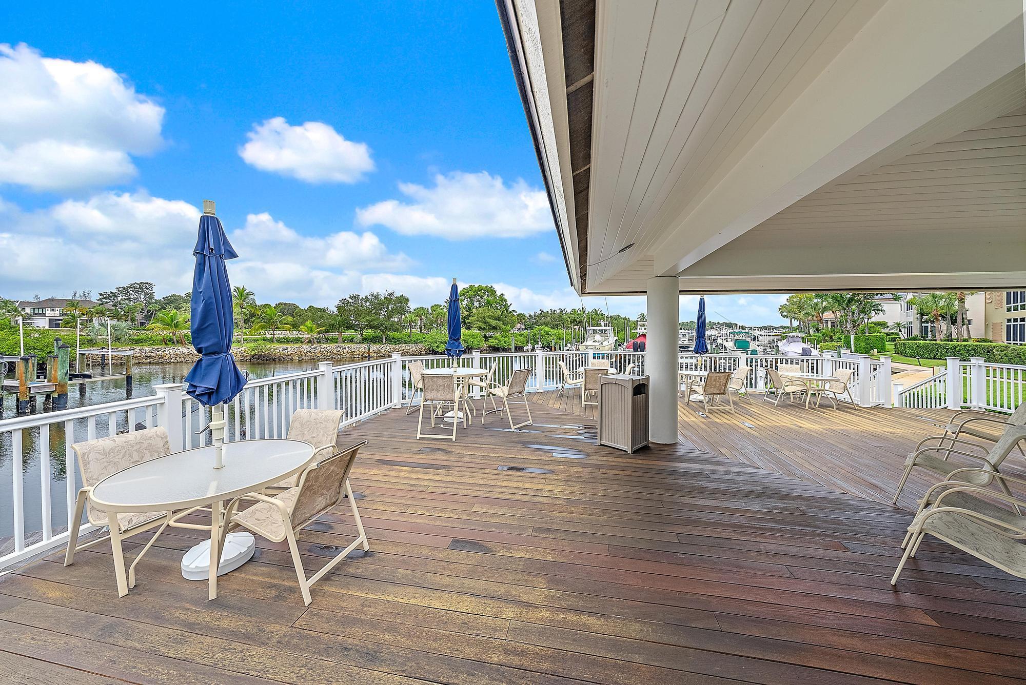 OAK HARBOUR CONDOS - Residential Lease