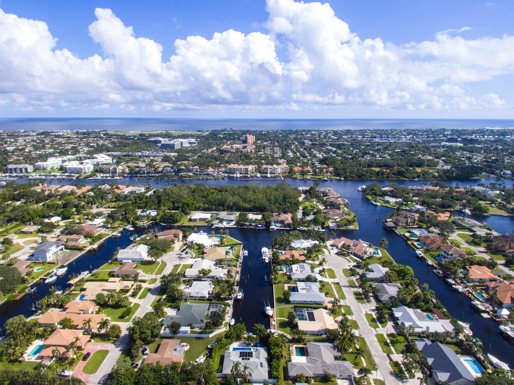 OAK HARBOUR CONDOS - Residential Lease