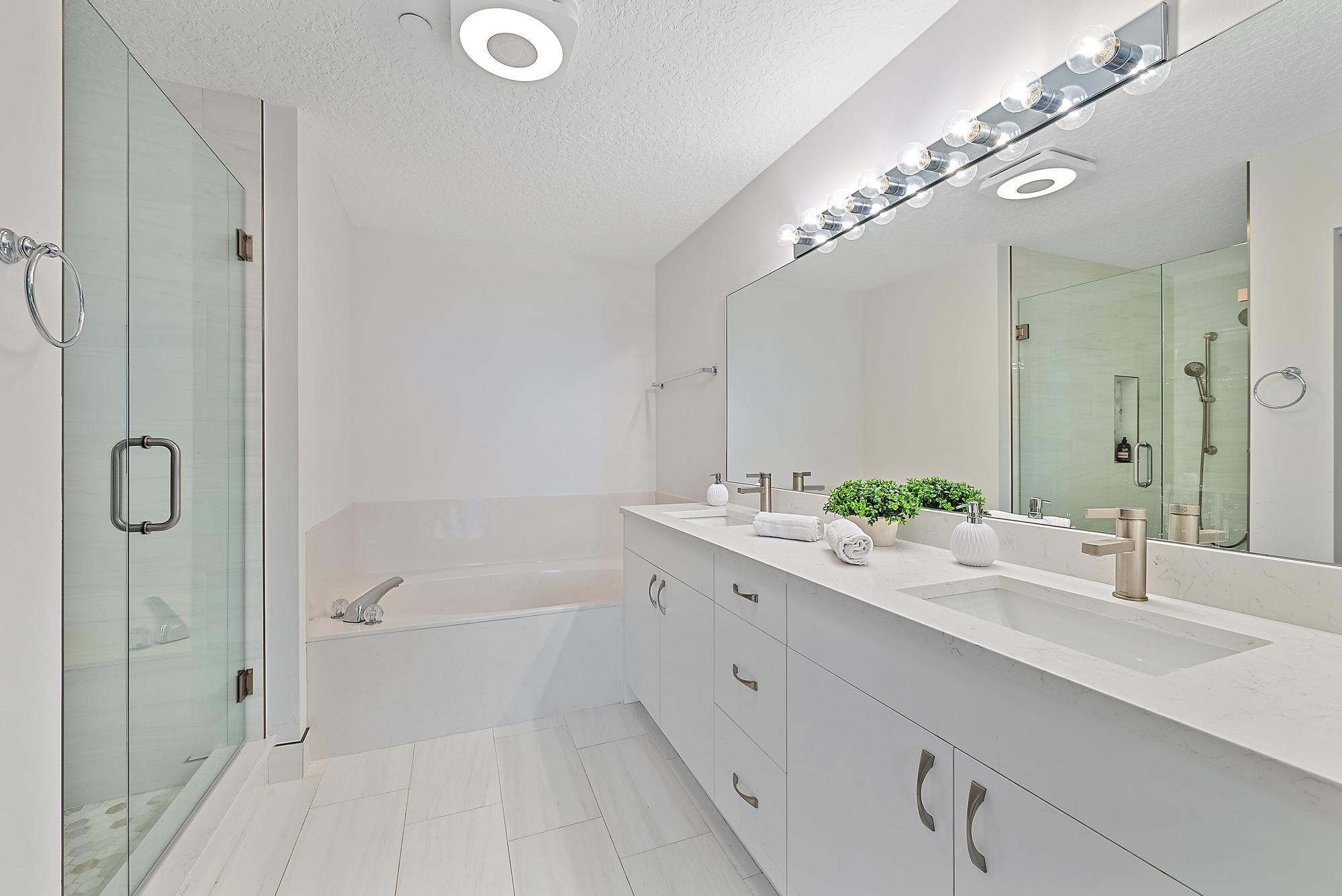 OAK HARBOUR CONDOS - Residential Lease