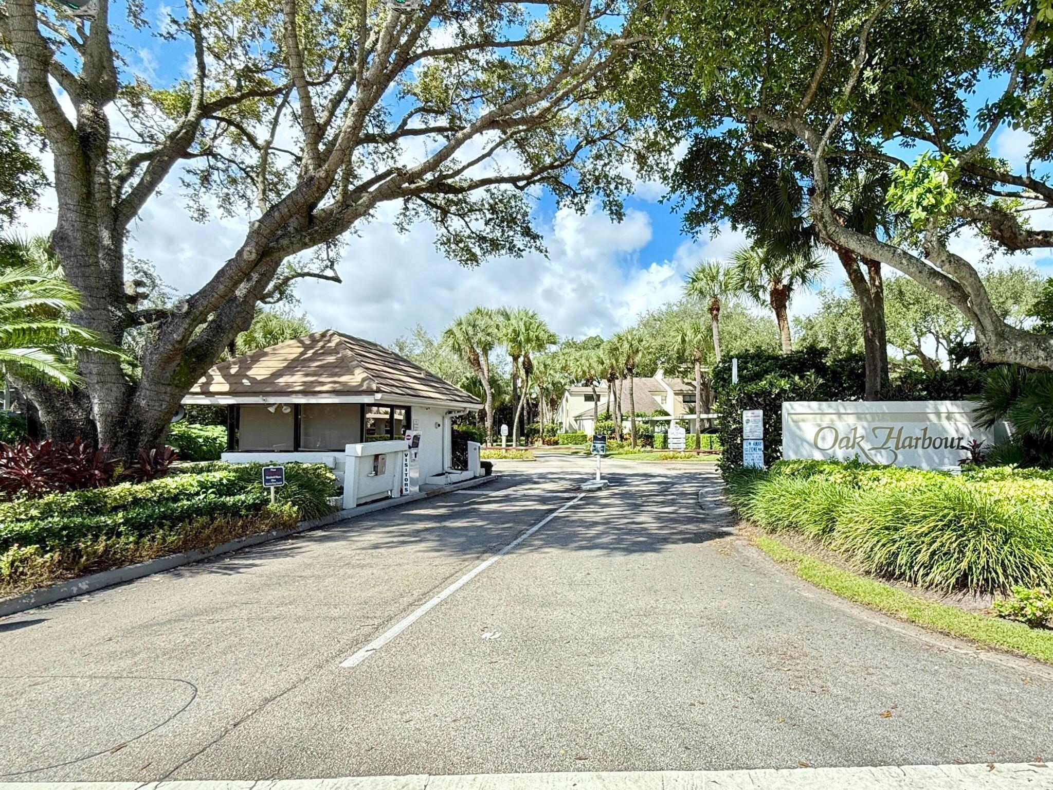 OAK HARBOUR CONDOS - Residential Lease