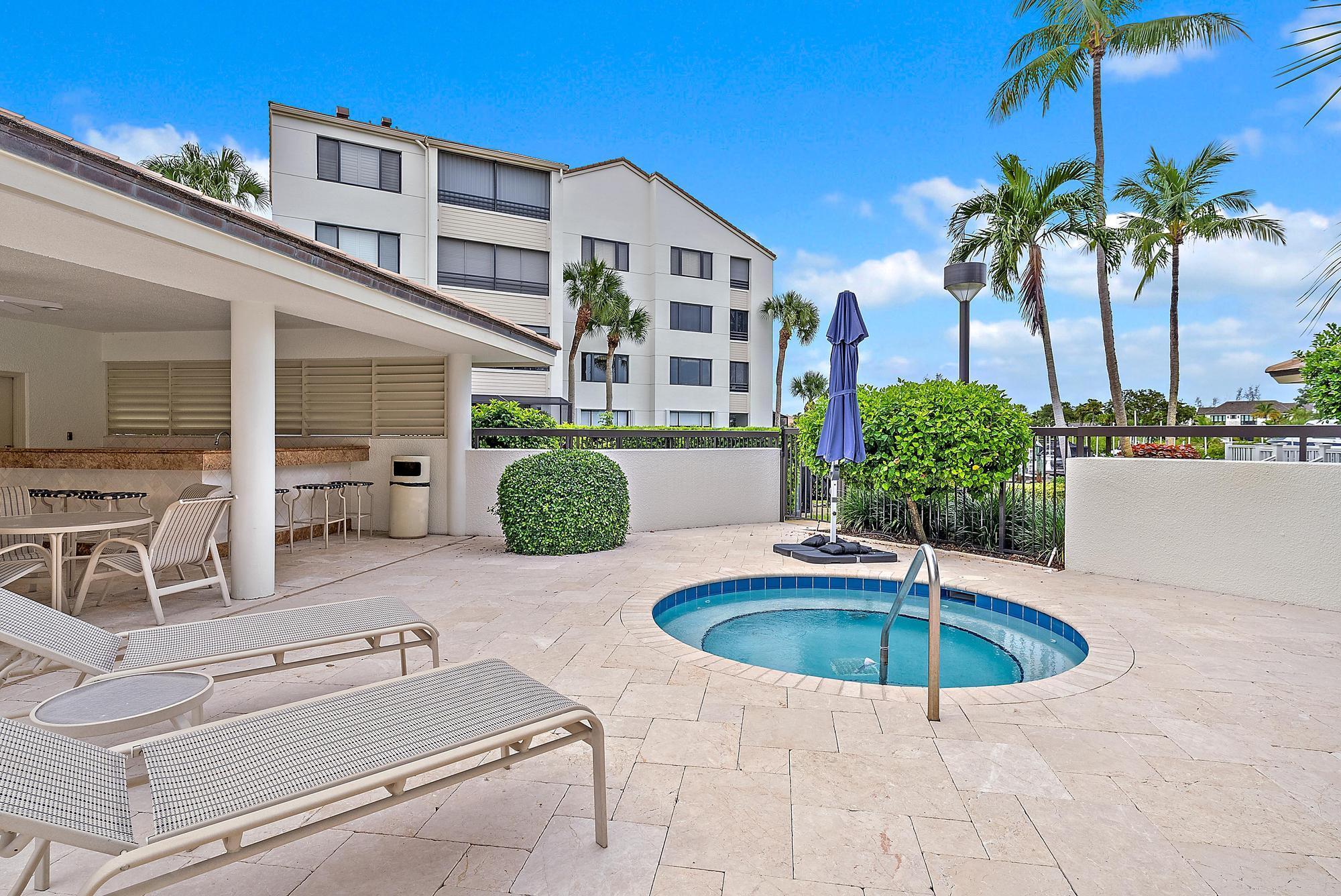 OAK HARBOUR CONDOS - Residential Lease