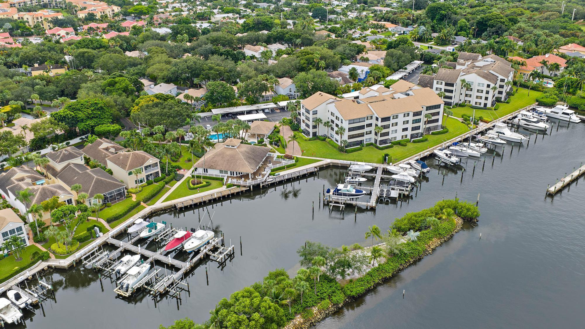 OAK HARBOUR CONDOS - Residential Lease
