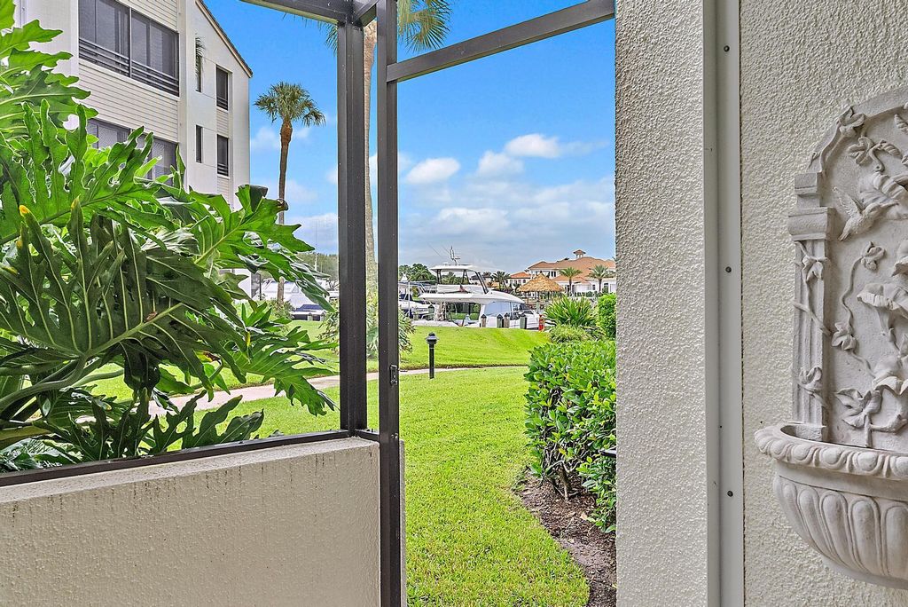 Photo of 811 Oak Harbour Drive, Juno Beach, FL 33408 (MLS # R11124208)