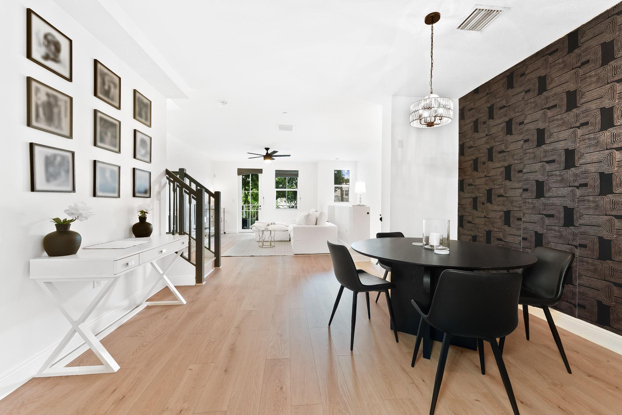 307 SW 13th Ter 307