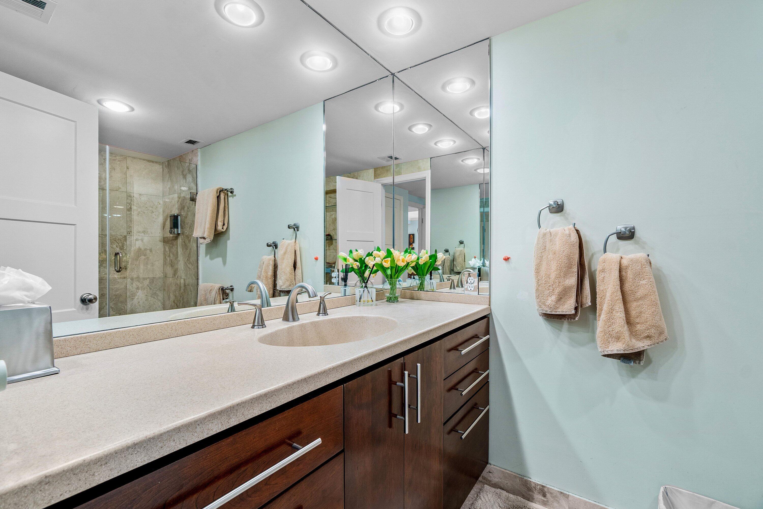 SEAGATE TOWERS CONDO - Residential