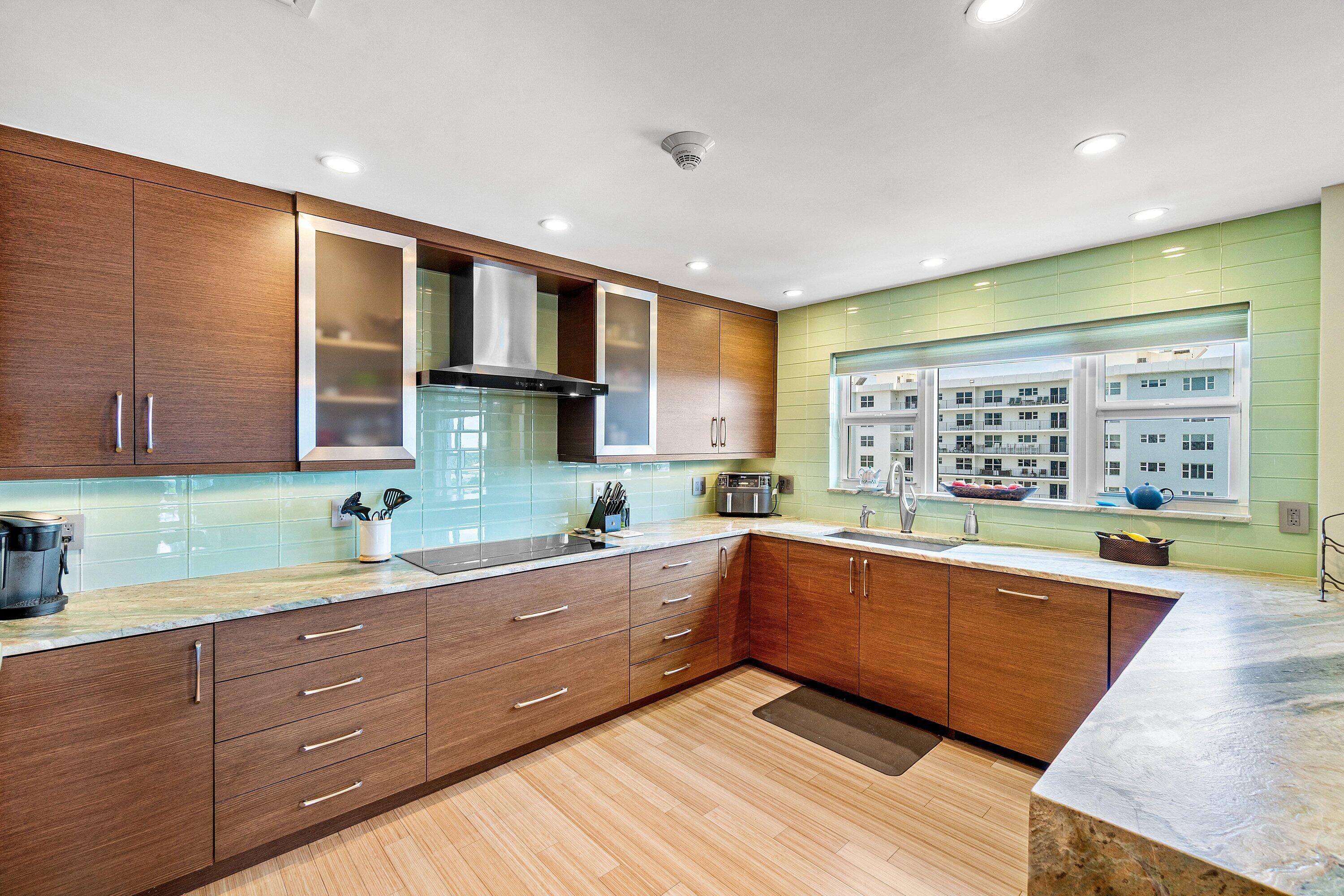 SEAGATE TOWERS CONDO - Residential