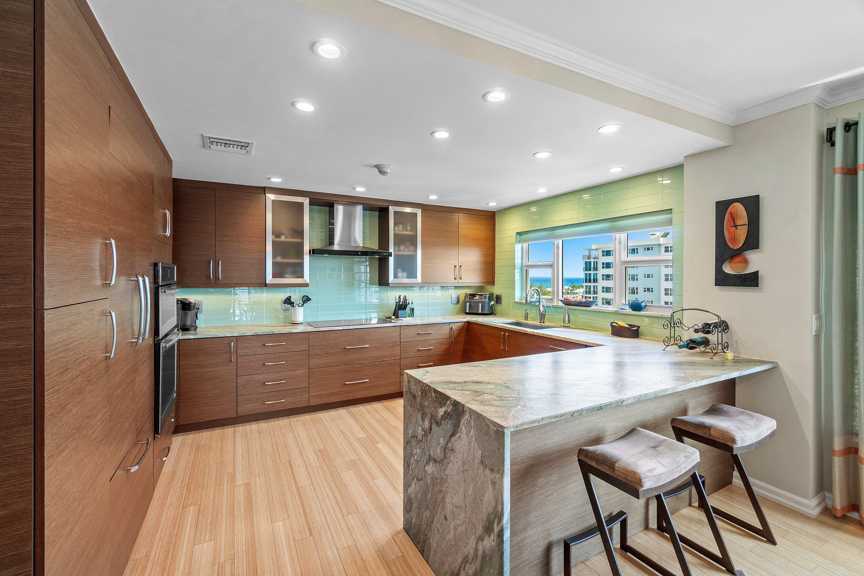 SEAGATE TOWERS CONDO - Residential