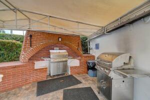 SEAGATE TOWERS CONDO - Residential