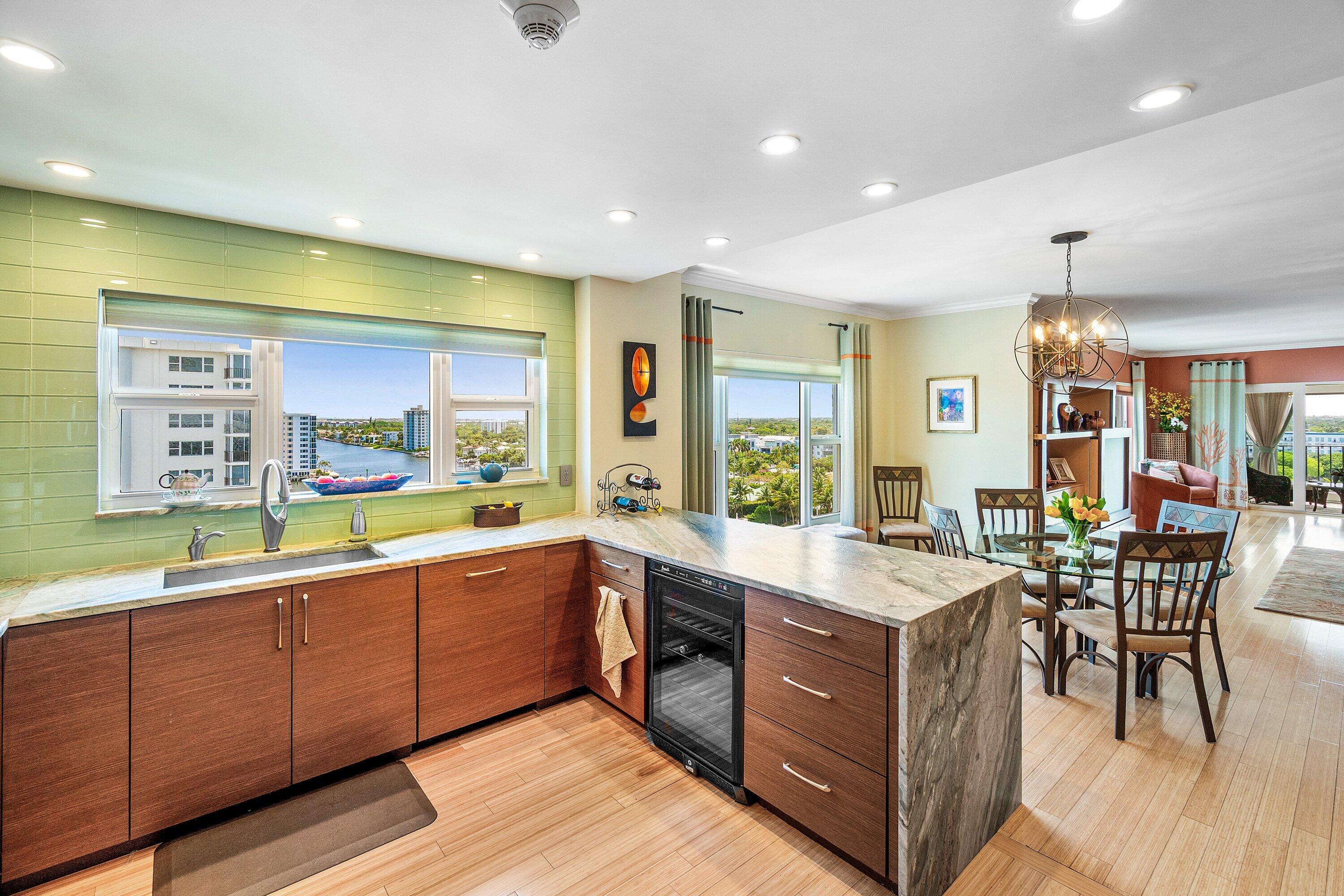 SEAGATE TOWERS CONDO - Residential