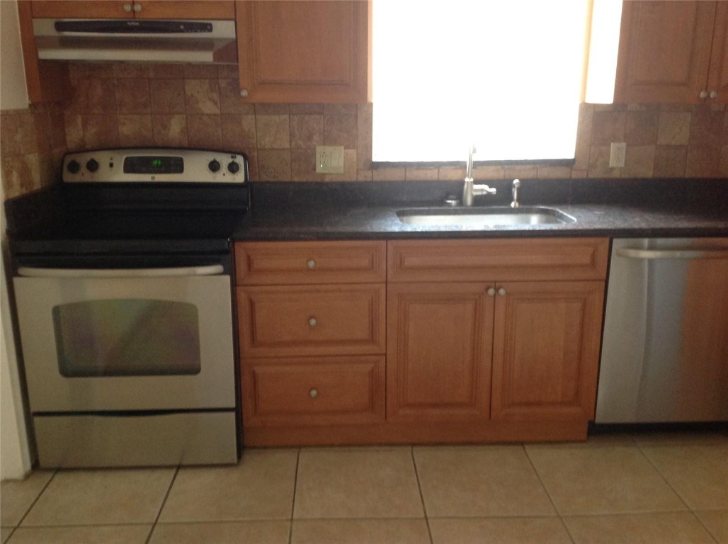 Hollywood Lakes Sec 1-32 - Residential