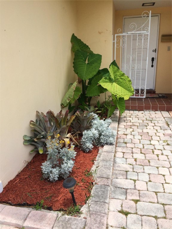 Hollywood Lakes Sec 1-32 - Residential