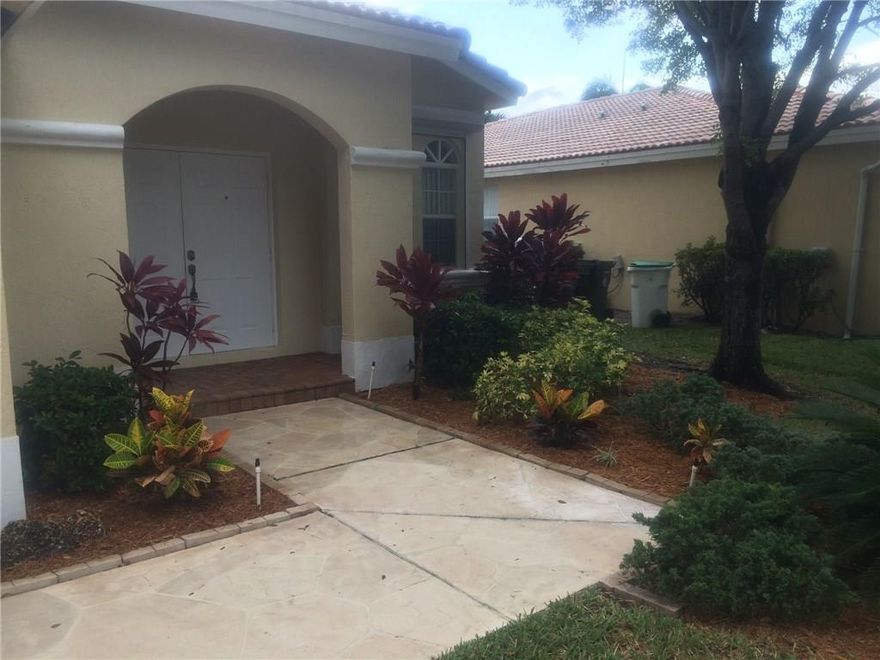 Bring all offers! Beautiful community in desirable, convenient location. This home has 3 spacious  bedrooms, master bedroom suite has a large walk in closet with a view of the garden. Separate family room, eik, Large living room/Dining room. area. Community Pool and Play Area. Open concept floor plan.Landlord says bring offers! Must see!!!