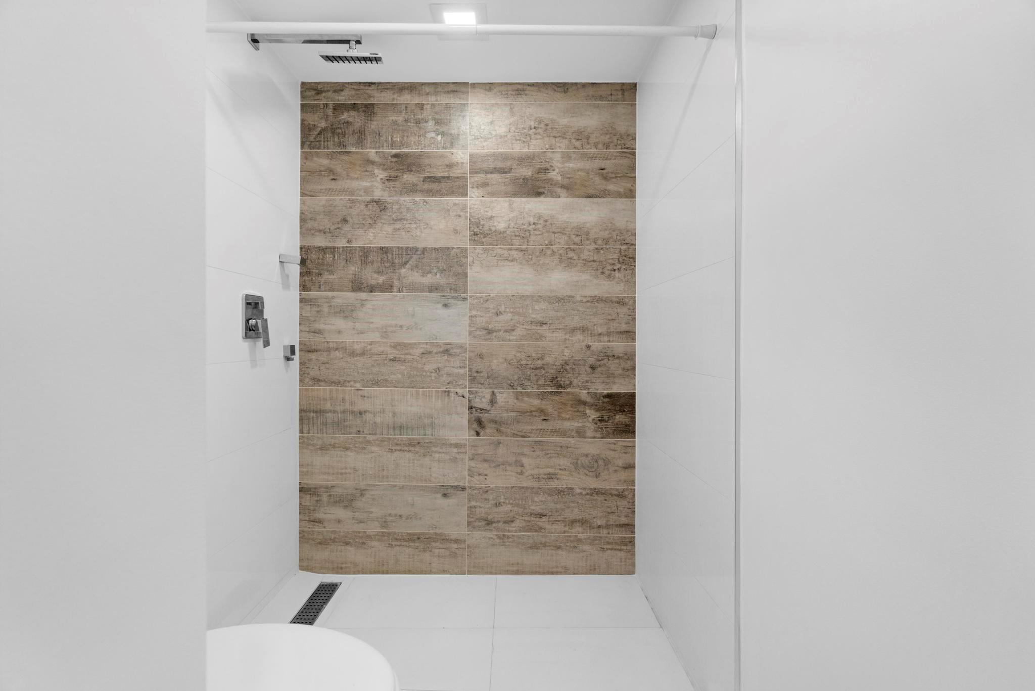 WHITTIER TOWERS - Residential