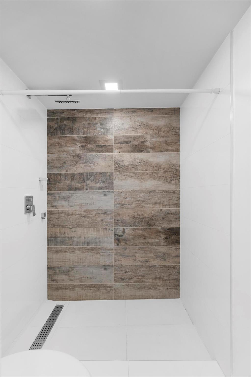 WHITTIER TOWERS - Residential