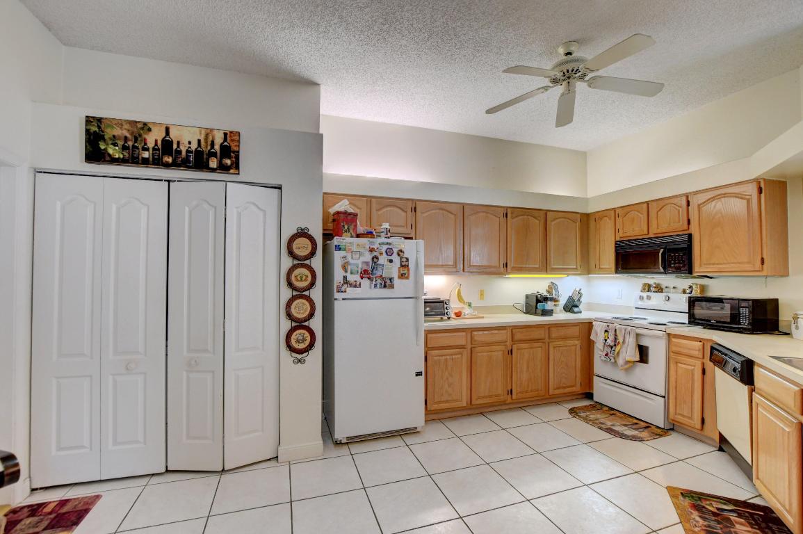 BOCA GARDENS - Residential