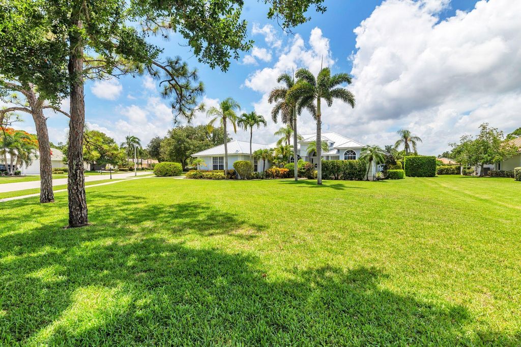 Photo of 6025 Fountain Palm Drive, Jupiter, FL 33458 (MLS # R11101174)